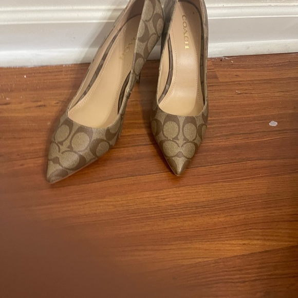 Coach pumps - Picture 8 of 8